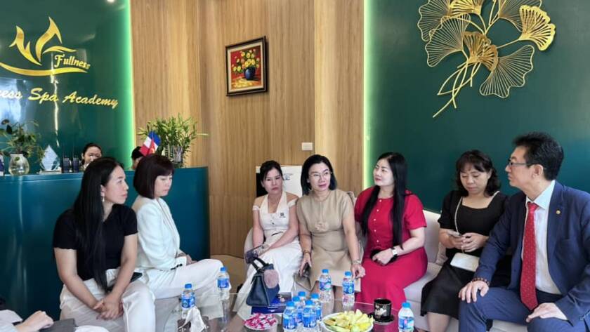 Phụ nữ sau 40 tuổi nên dùng kem dưỡng da gì tốt