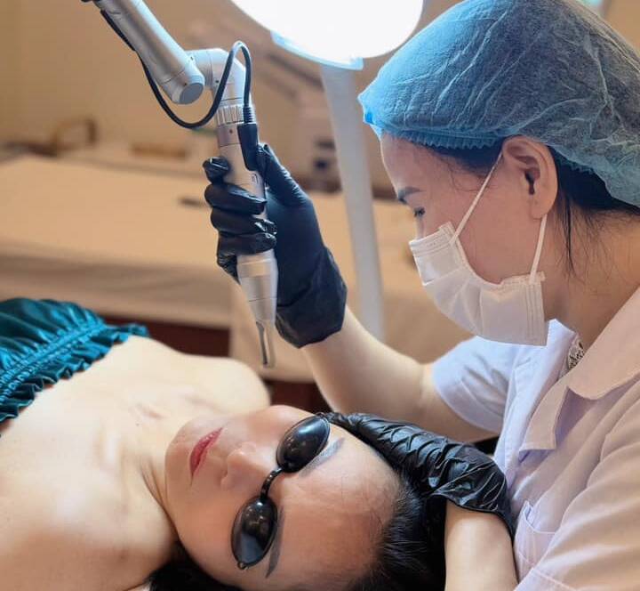 Mỹ phẩm dưỡng da dành cho chị em tuổi ngoài 40 của Hàn