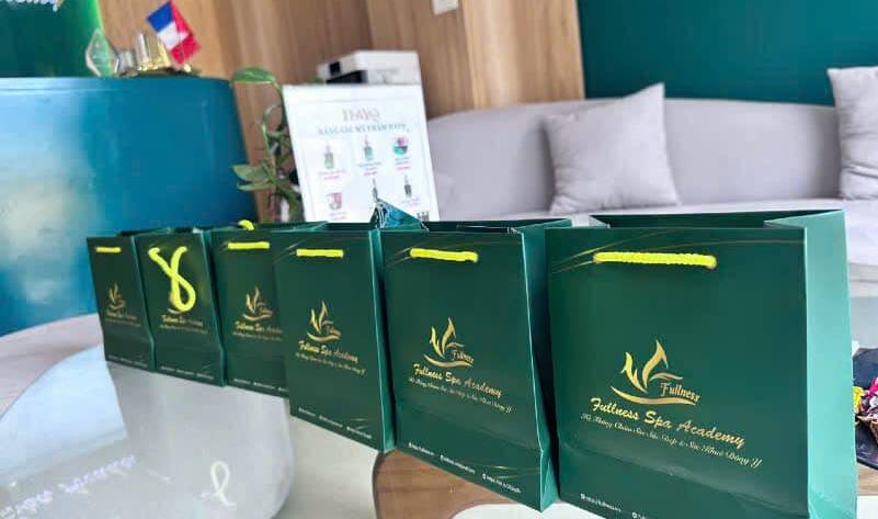 Cách chọn kem dưỡng da chống nếp nhăn khi tuổi ngoài 40