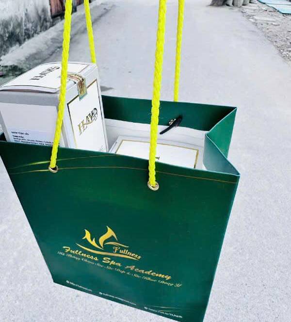 Tuổi ngoài 40 nên dùng mỹ phẩm làm sạch và dưỡng ẩm nào