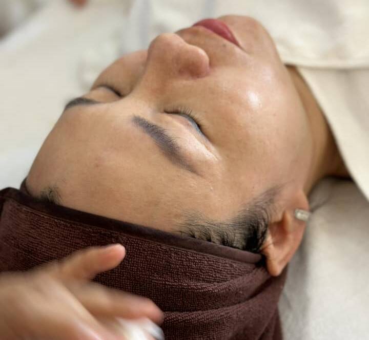 Nổi mụn thịt ở cổ là bệnh gì ?? Cách trị mụn thịt ở cổ tại nhà