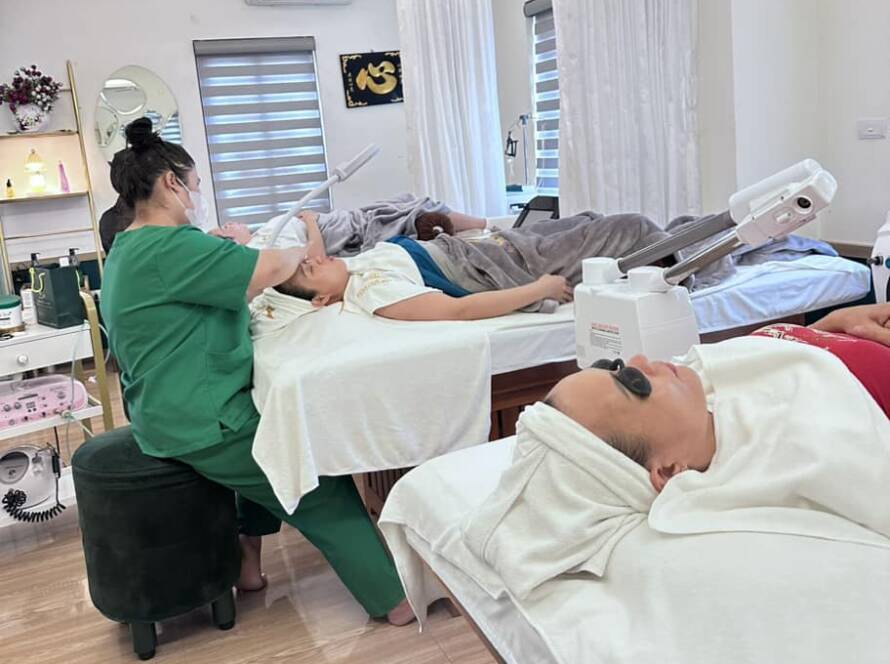 Tại sao nên tham khảo bác sĩ trước khi dùng SP trị mụn đầu đen