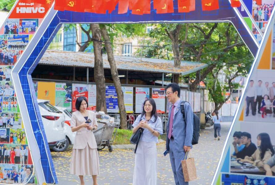 Tại sao phụ nữ chúng ta lại luôn muốn làm đẹp