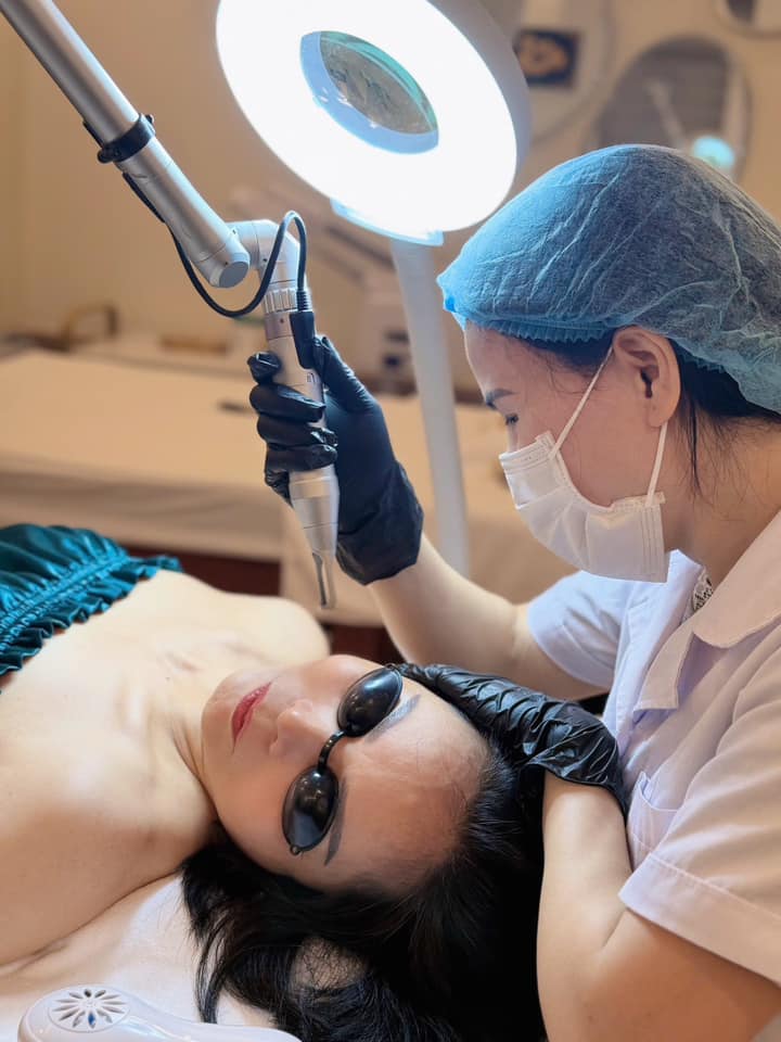 Xử lý mụn thịt không nhân và mụn cóc bằng công nghệ Plasma