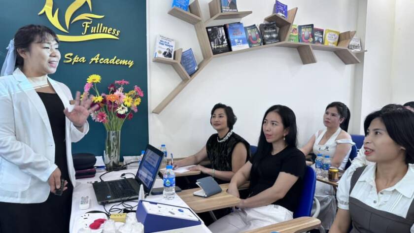 Khóa học tìm hiểu về cách nối mi và làm đẹp chúng