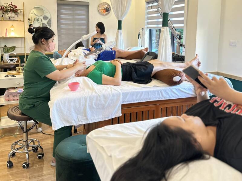 Khóa học tìm hiểu về gội đầu dưỡng sinh Trung Hoa. Tại sao đây được coi là dịch vụ chăm sóc đi kèm không thể thiếu với bất cứ Spa chuyên nghiệp nào ?