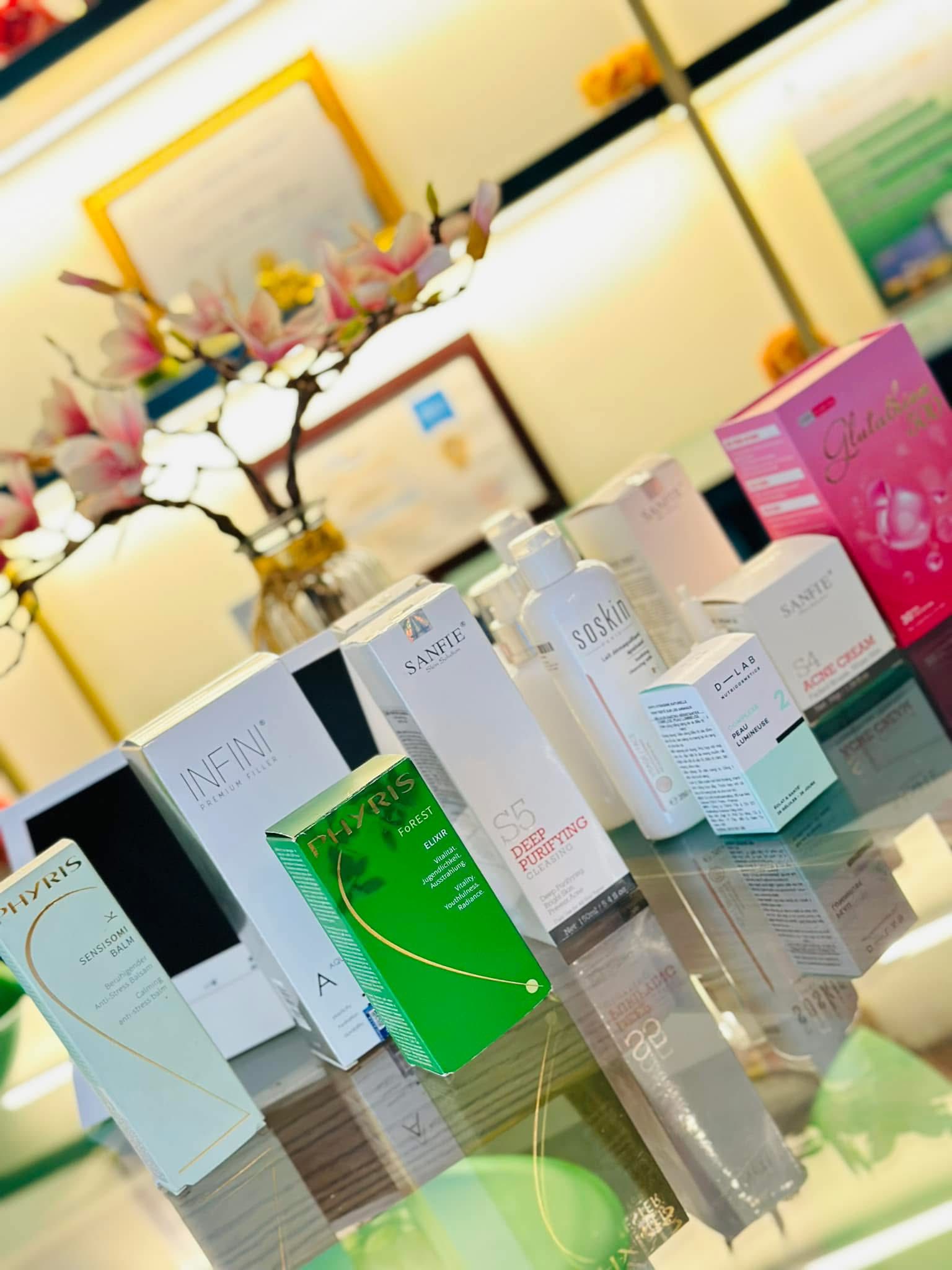 90% phụ nữ chăm da sai ở bước này… Đó là không tẩy trang khi không trang điểm.