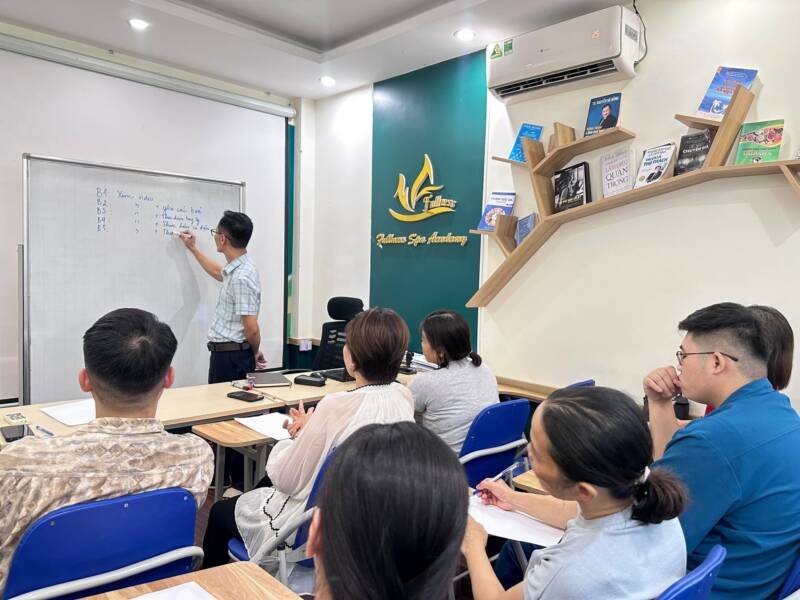 Phân biệt giữa Essence và Serum sao cho đúng cùng Fullness Spa Academy