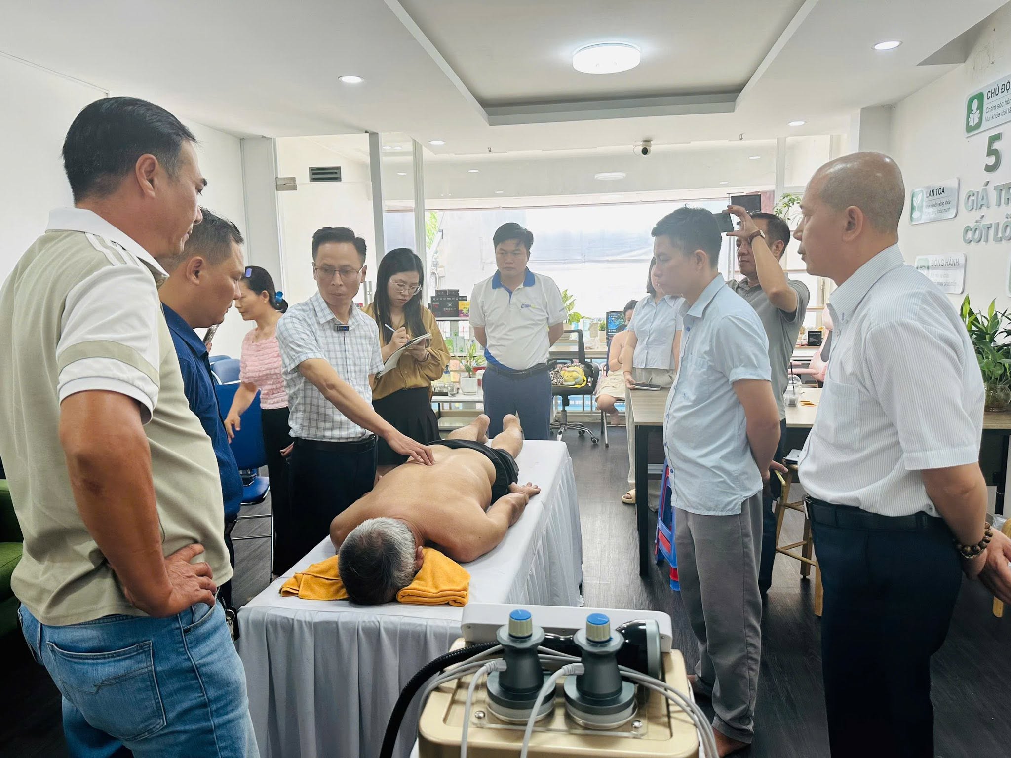 Xoa bóp bấm huyệt trong việc hỗ trợ điều trị bệnh mà không cần dùng đến thuốc
